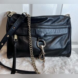 REBECCA MINKOFF BLACK LEATHER BAG.